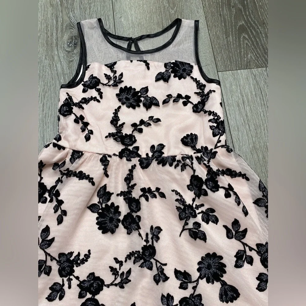 The Children’s Place Floral Holiday Dress Size 6